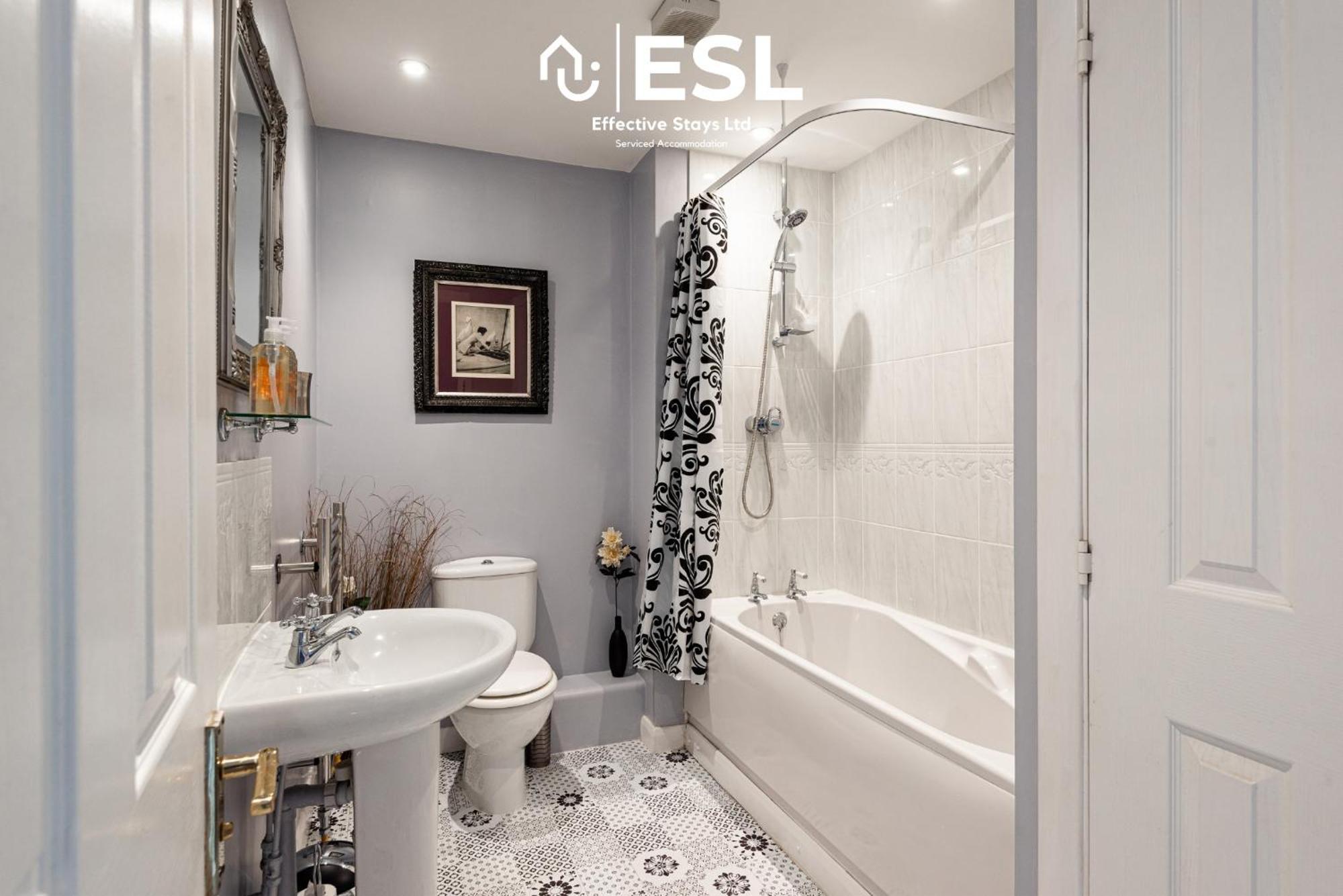 4 Bedroom Townhouse 10Mins Walk From Shrewsbury Town Centre With Parking エクステリア 写真